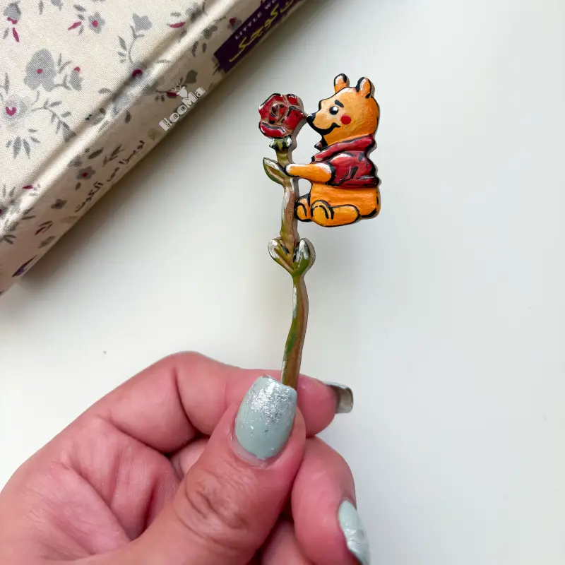 بوکمارک دستساز چوبی وینی پو - تصویر اول بوکمارک دستساز چوبی وینی پو - تصویر اول